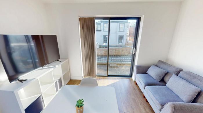 Modern 2BR Apt near NTU & City Centre-Free Parking