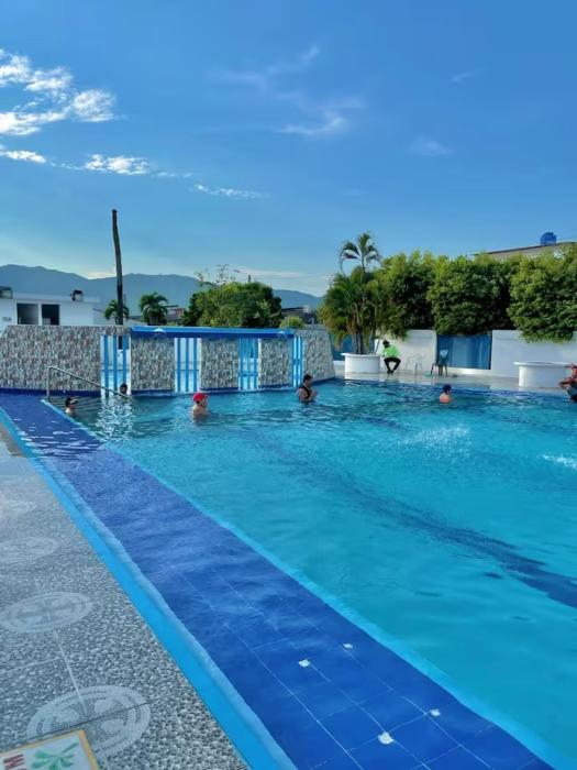 Casa en conjunto privado con piscina en Flandes