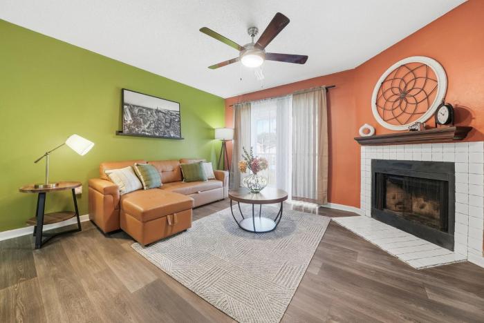 Modern 2BR2BA w King Bed, Pool Gym #10