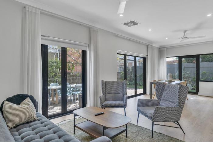 Family Retreat with Balcony and Courtyard