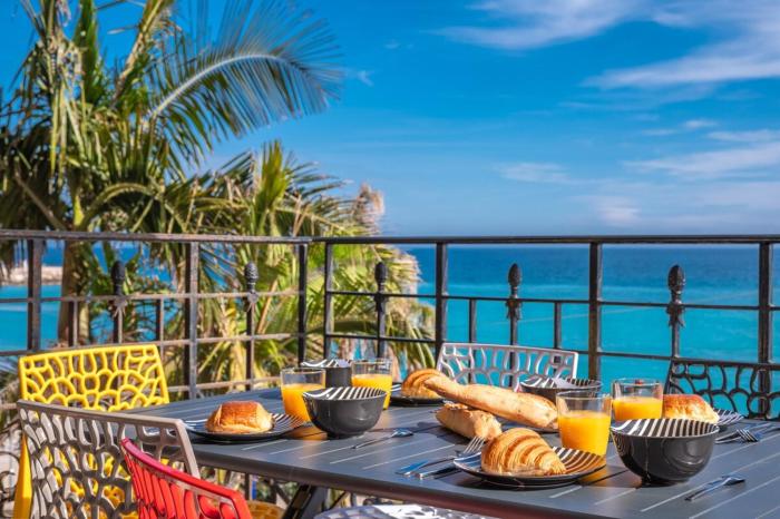 Le COQ Bleu dAzur- Piscine - Parking - AC -WIFI