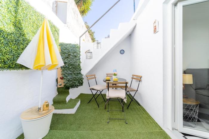 Charming 4-bedroom House with terrace