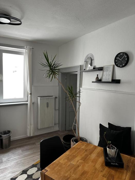 EASY by Interior Apartments - BHF Nähe, zentral, modern, Parkplatz extra