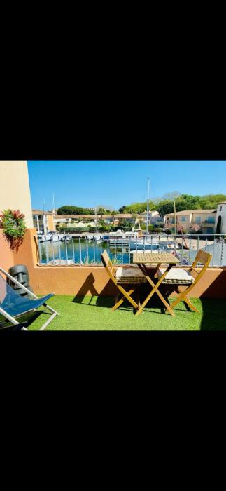 T2 port Cogolin golfe de Saint-Tropez vue mer