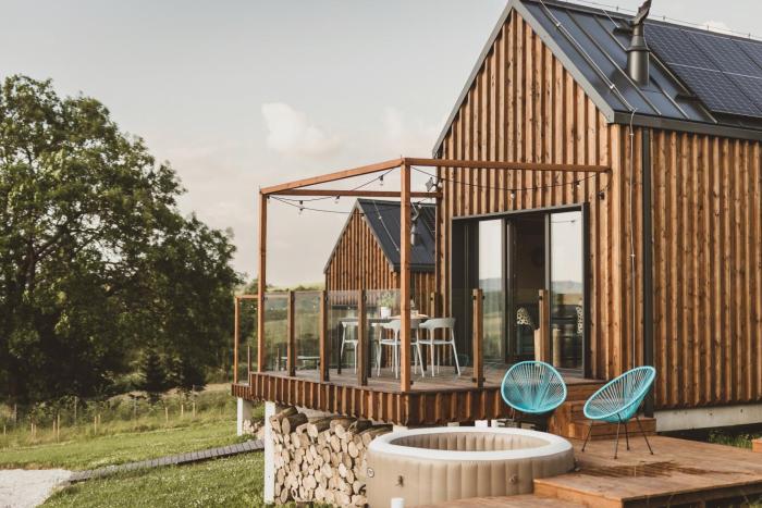 WymarzONE domki- z prywatnymi jacuzzi i kominkiem