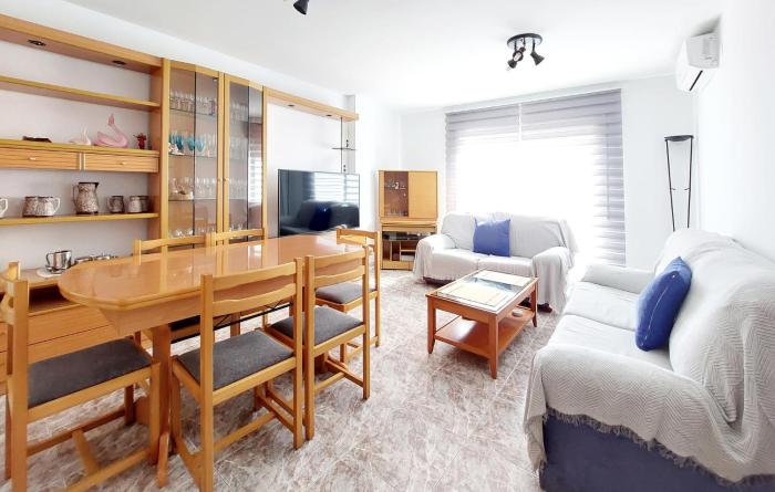 2 Bedroom Lovely Apartment In Vinaroz
