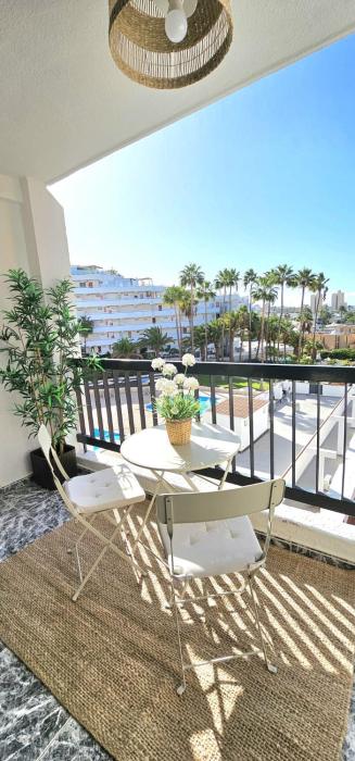 Apartment with pool Las Américas by Vapagó Tenerife