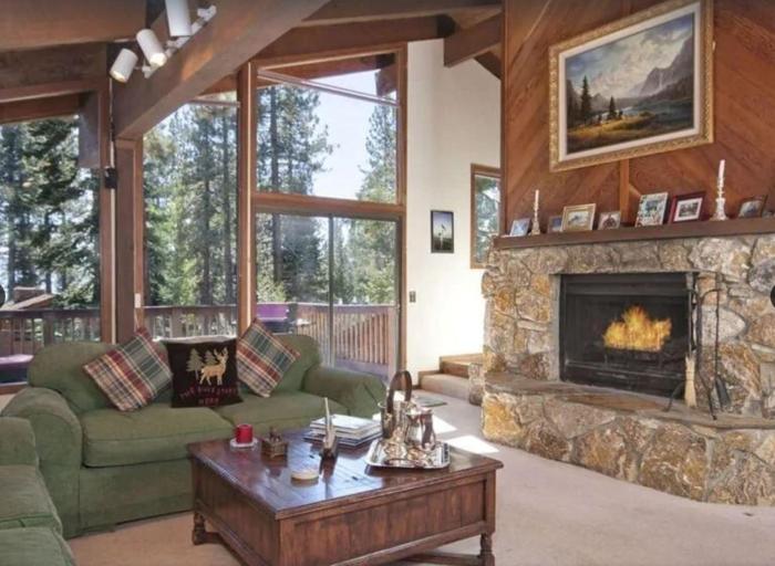 Dollar Point for 10-Hot Tub-One Block to the Beach-Filtered Lake Views-Quiet Neighborhood