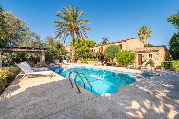 Finca Can Quadrat by Mallorca House Rent