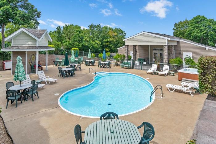 Boatin & Floatin on Table Rock Lake in the Ozarks