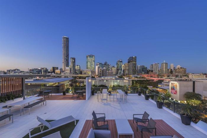 Spacious 2 Bedroom Apartment in Central Brisbane