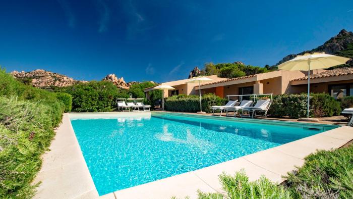 Li Chessi Arancio piscina pace e vista mare