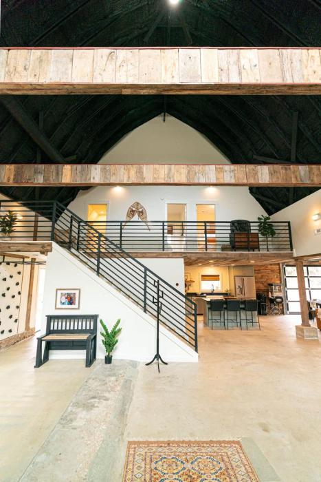 Adventure Barn - On HGTV Fixer to Fab -Access MTB