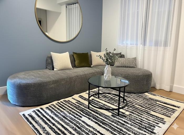 Luxury in Little Italy 2 Bedroom Private Balcony