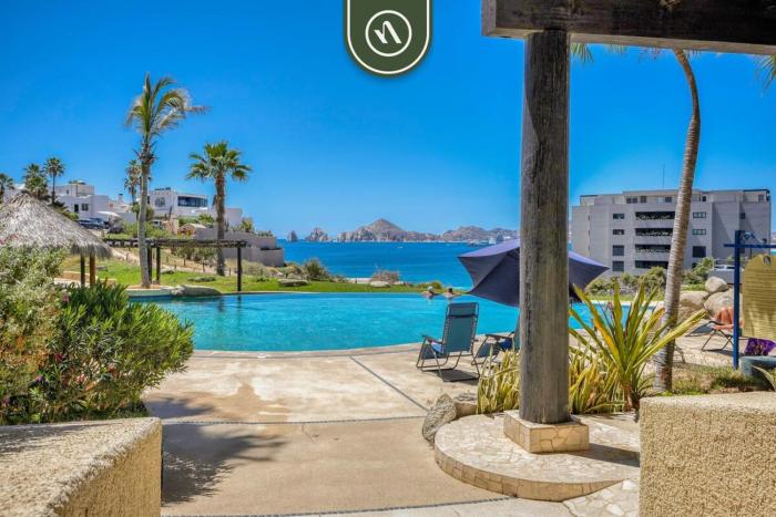 Beachfront Condo with Amazing View to the Sea