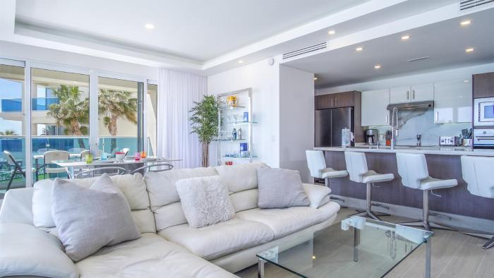 Breathtaking 2 bedroom condominium (E205)
