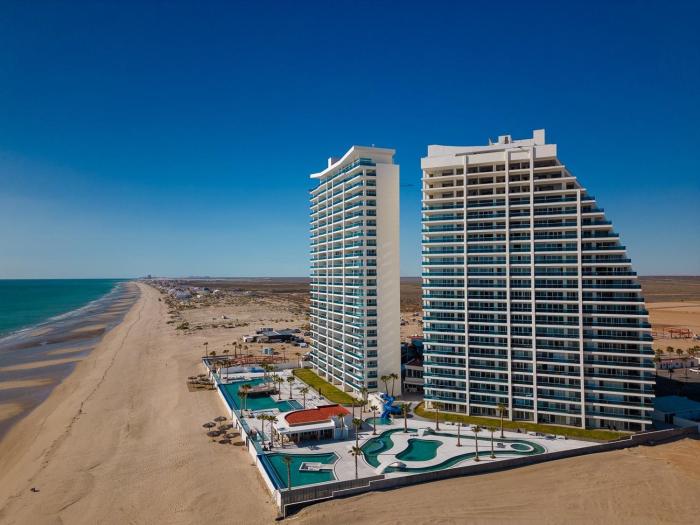 Phenomenal 3 bedroom condo Encantame Tower E 101