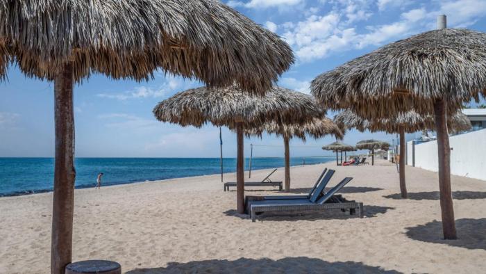 SplashSummer- Beachfront Condo @ the new Encantame Towers Resort