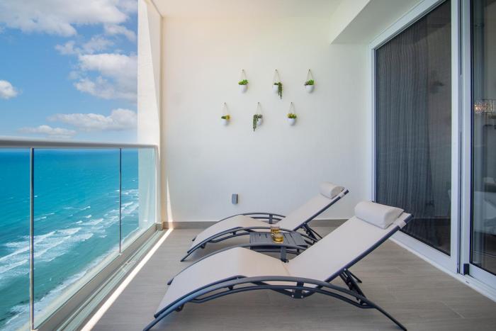 Splash in The New Lazy River and Sleep In Luxury Encantame C2102