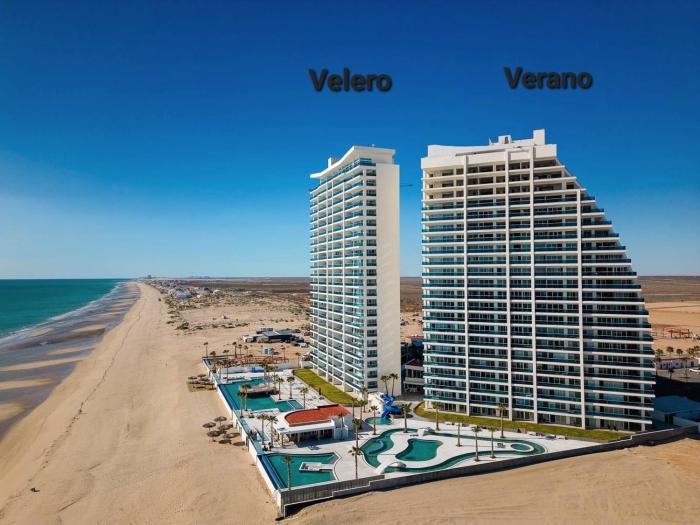 Stay in LuxurySplash in New Lazy River this Winter Encanatame Towers 903