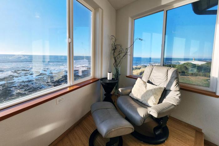 Spectacular Ocean Views! Whaley Nice