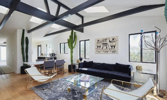 Renovated 3 Bedroom Venice Bungalow with Outdoor Oasis