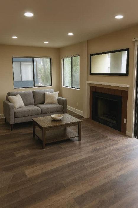 Remodeled 2 Bedroom Apartment Steps from the Beach