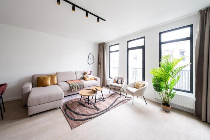 Spacious City Getaway for 8 in Antwerp