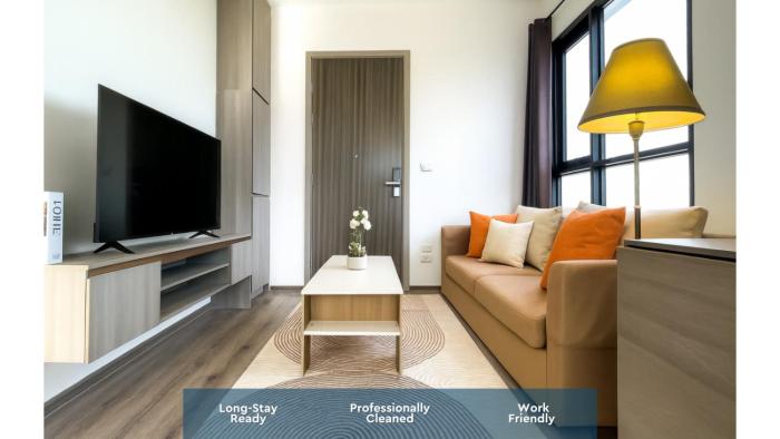 Near BTS l Central Sukhumvit l Pool and Sauna