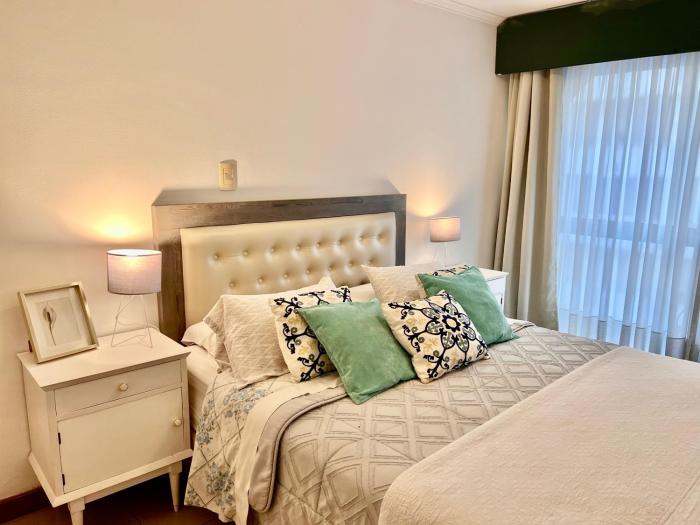 Paseo Aristides Suites -parking opcional-