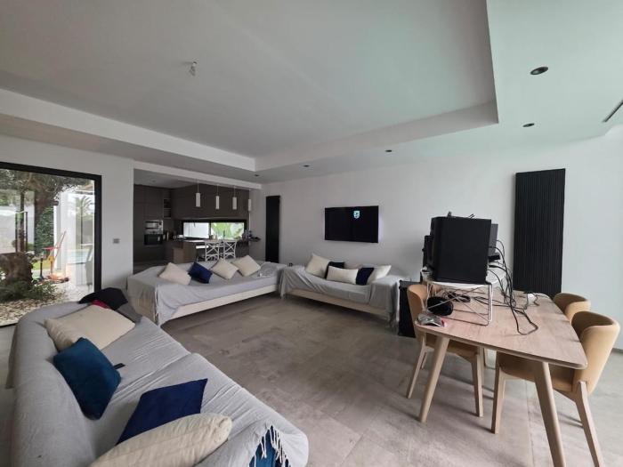 Beautiful Villa Pool & Garden