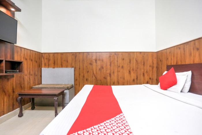 Super Hotel O Shri Sai Guest House