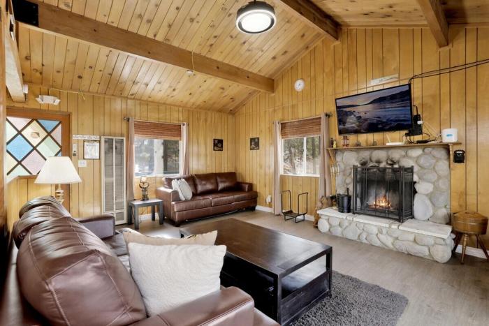Sweet Cabin Home Gateway at Big Bear - Minutes to Local Activities
