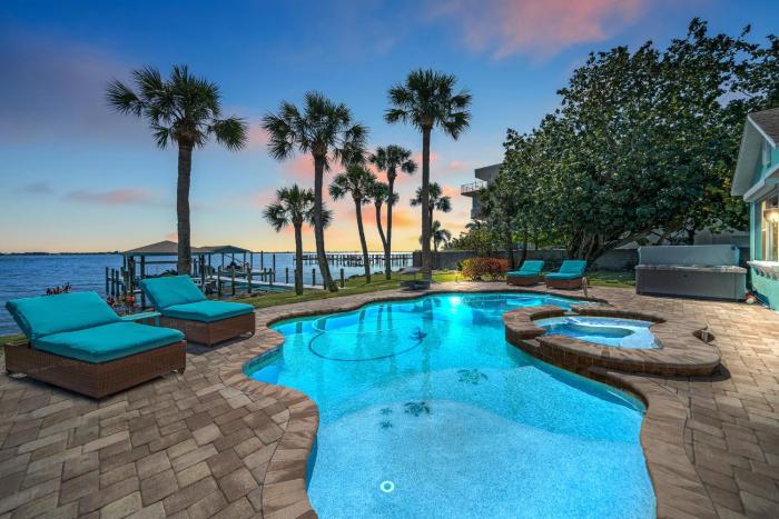 Game Room Theater Luxurious Waterfront Retreat