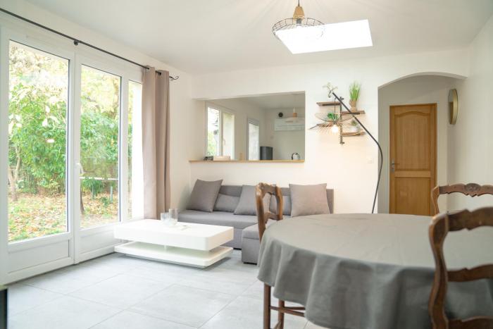 Individual Guest House - Between Paris and Disneyland