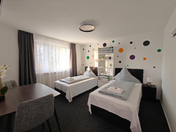 Modern Apartments Neuburg 29 - NEU - 2 Zimmer - 4 Separate Betten, Komfort, Top Ausgestattet, Smart TV, Wi-Fi