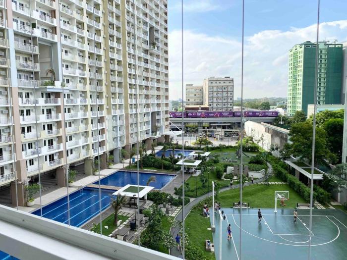 2 Bedroom Condo in Infina Towers Quezon City Child Friendly w Pool view