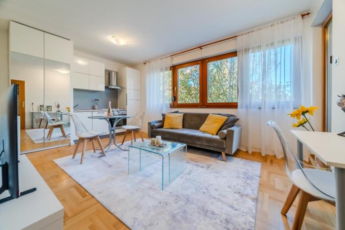 Jarun Lake Cozy Apartment with Balcony