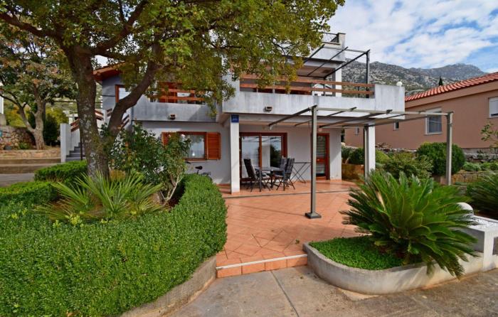 Apartment Paola 2 by Villas Guide