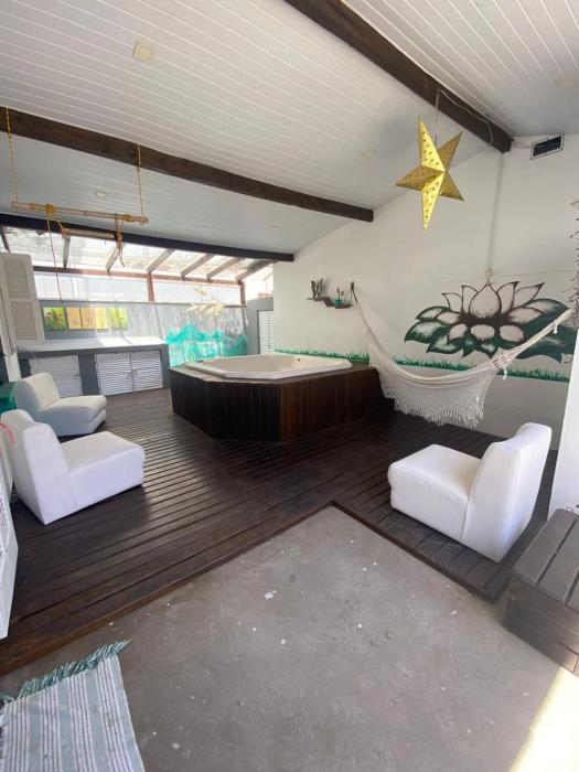 Golfinhos Casa 2 com Jacuzzi a 70m do mar