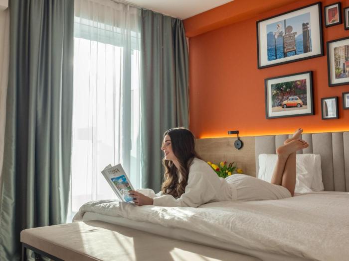 Ascona Lodge, Pool & Garden Retreat