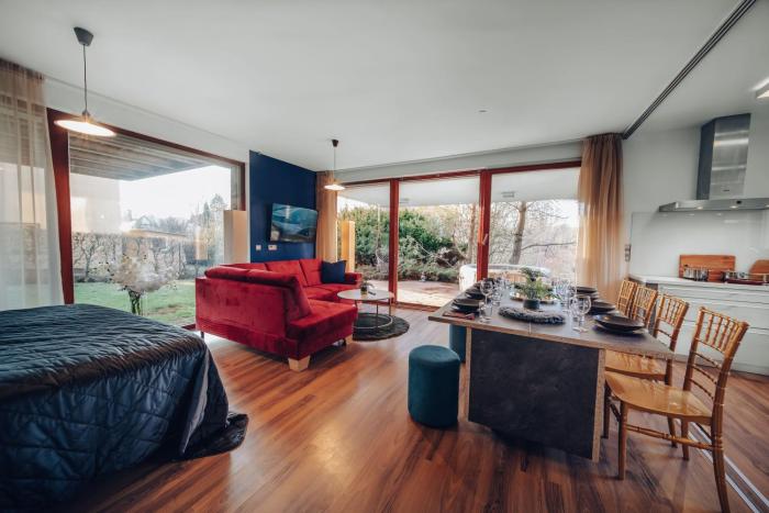 Marvel 2BD Apartment in modern villa with cozy terrace