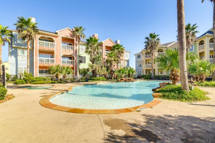 Pool Access and Balcony Beachfront Galveston Condo!