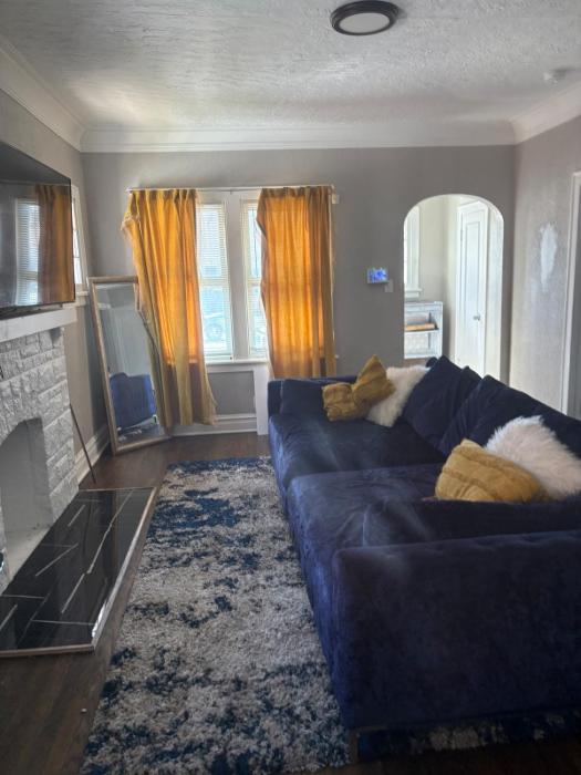 Vintage Meets Modern -Entire Home 20mins from Chicago