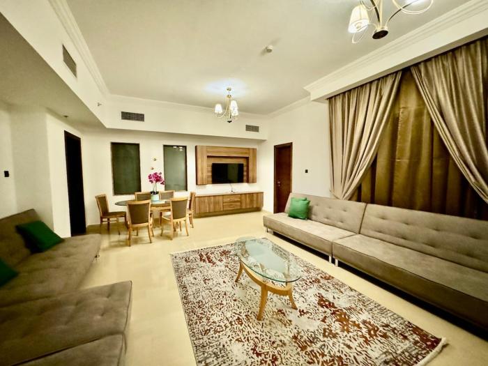 Deira Luxurious unit near metro