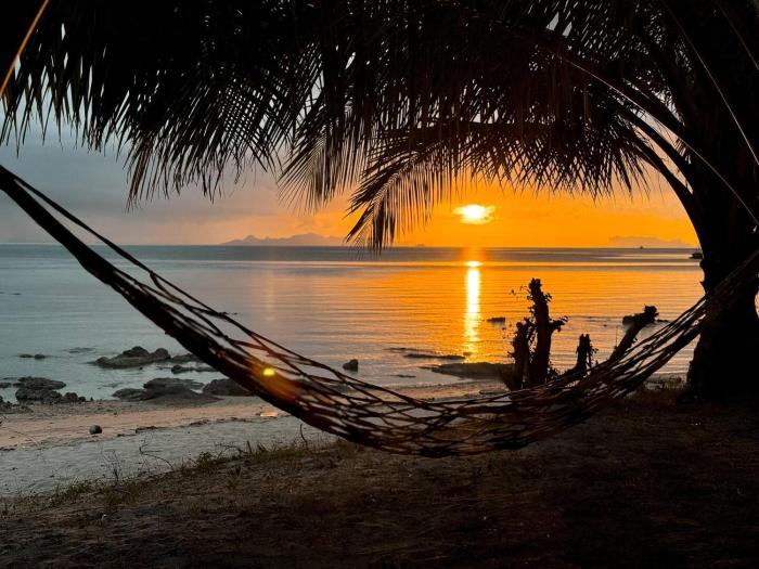 Three Palms - Beach Front Tiny House by SP Villa