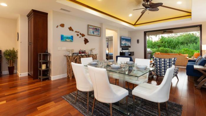 ❤PiH❤ BEACH CLUB BLISS Bikes and Beach Gear Close to Pool