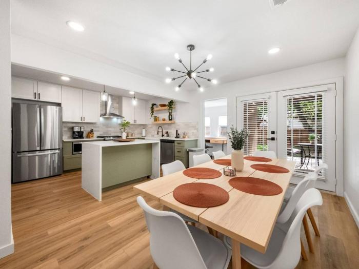 Ivy House 4BD Stylish Retreat