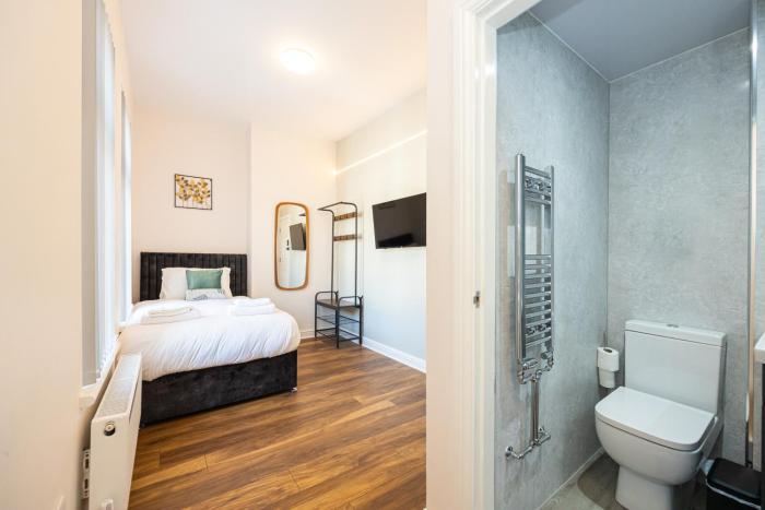 The Groves- Modern En-Suite Rooms-Close To MRI & City Centre