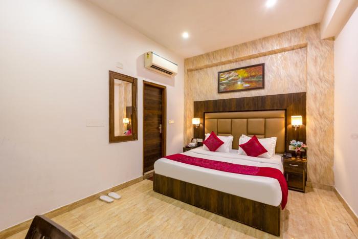 Hotel Kiyara R Opposite Aerocity Delhi Airport - With Free Airport Pickup